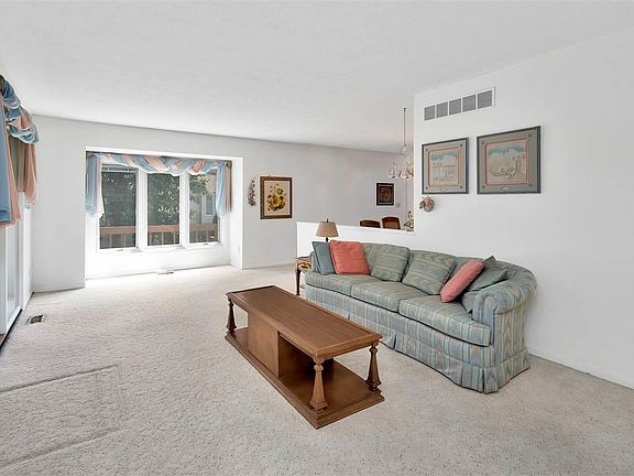 5th image of 2752 Walden Woods Blvd