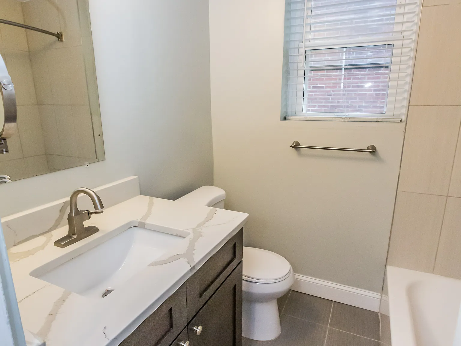 Stonehurst Apartments — Photo 3