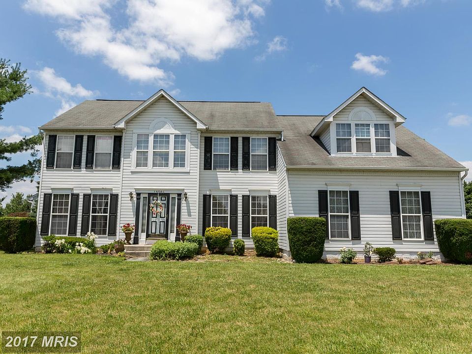 1st image of 19306 Jamestown Dr