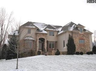 3646 Torrey Pines Dr, Fairlawn, OH 44333