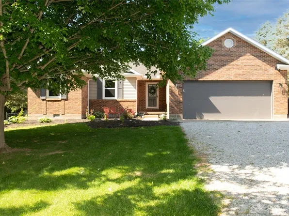 241 Lakengren Dr, Eaton, OH 45320