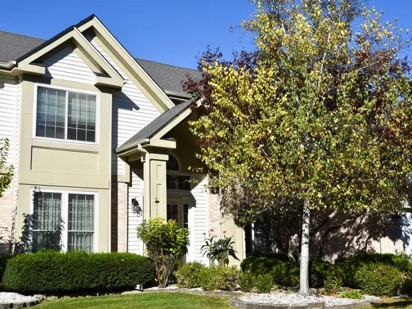 1218 Meadowlark Ln, Grayslake, IL 60030
