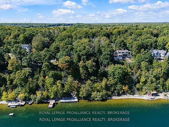 4th image of 40 Riverside Dr