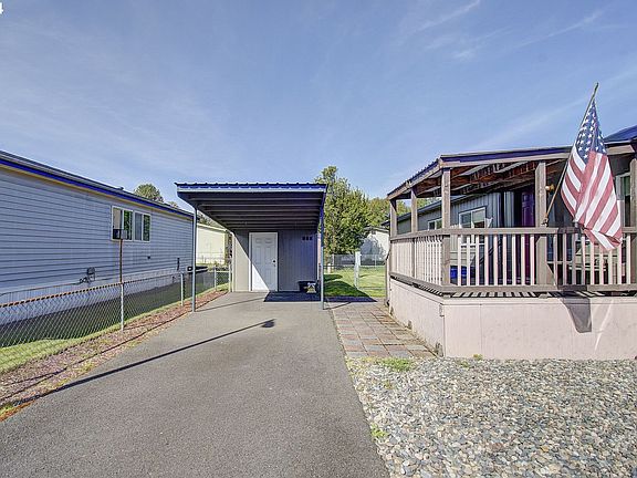 3rd image of 300 SW 7th Ave Unit 811
