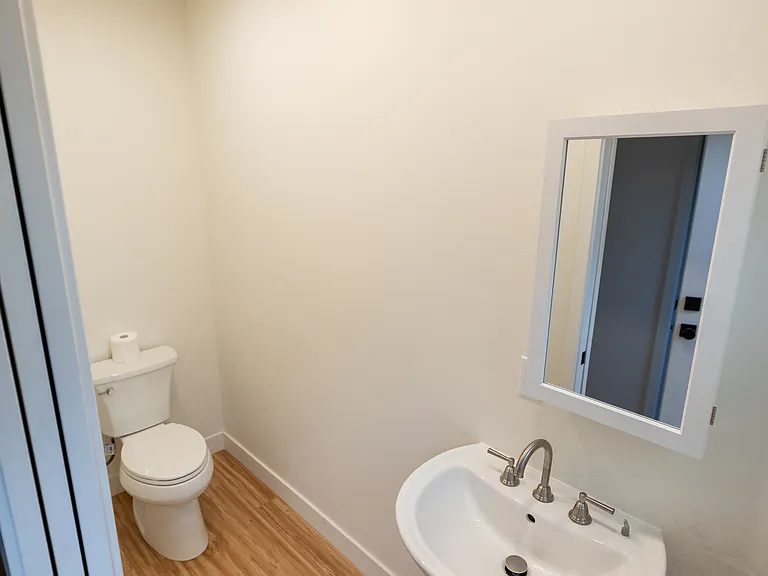 3712 Richmond St — Photo 9