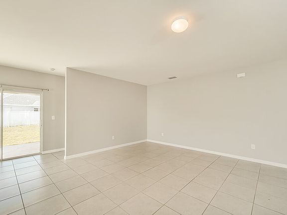 4th image of 714 SW 6th St