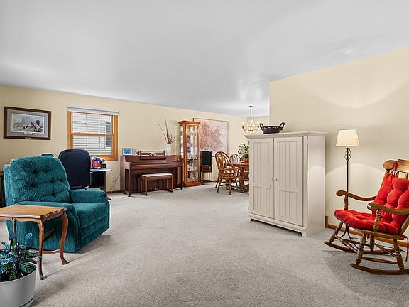 4th image of 1255 Castle AVENUE