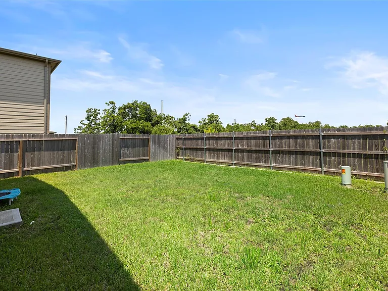 7323 Heath Knoll Ln — Photo 16