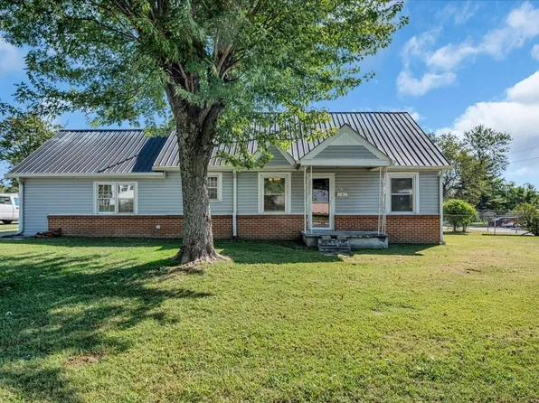 416 Juniper Ln, Smithville, TN 37166