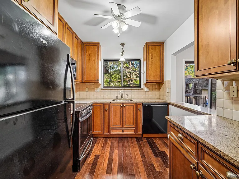 500 Central Park Ave #237 — Photo 5