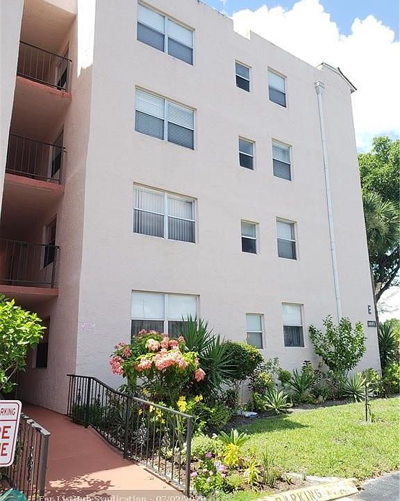 1st image of 2851 Somerset Dr APT 304