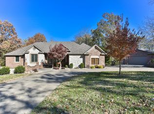 1297 E Brookside Dr, Bolivar, MO 65613