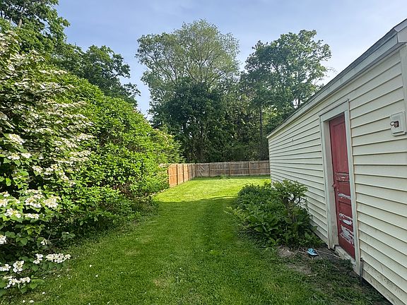 4th image of 40 Brendel Ave