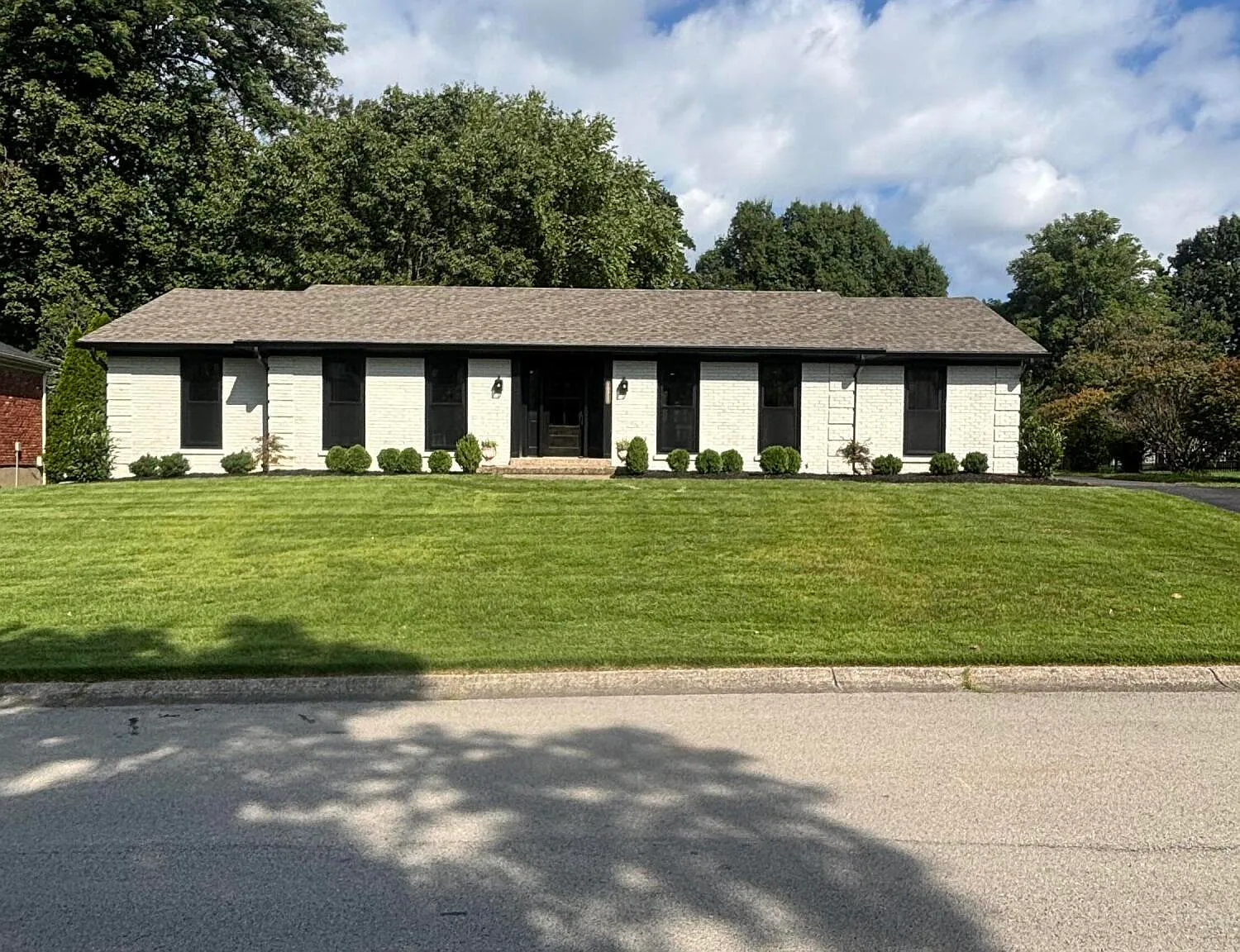 3 bed, 2.0 bath, 2770 sqft, $3,750 — Photo 1