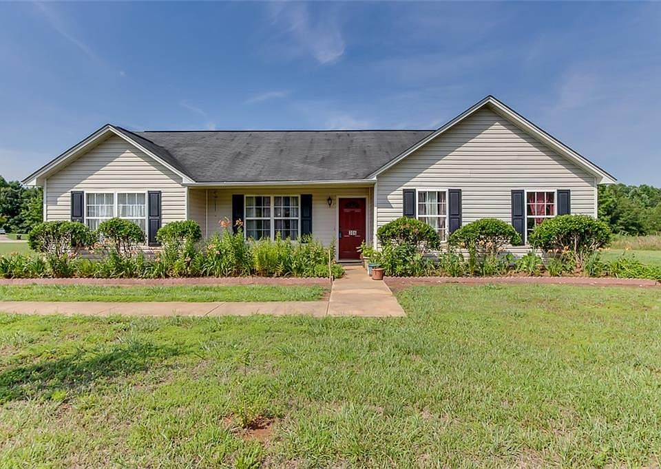 1st image of 306 Daytona Ln