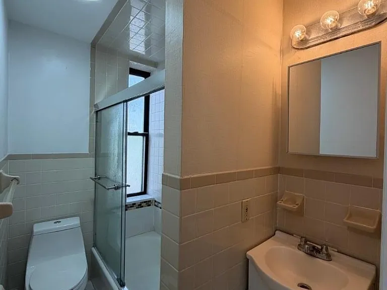 114 Center St #4 — Photo 7