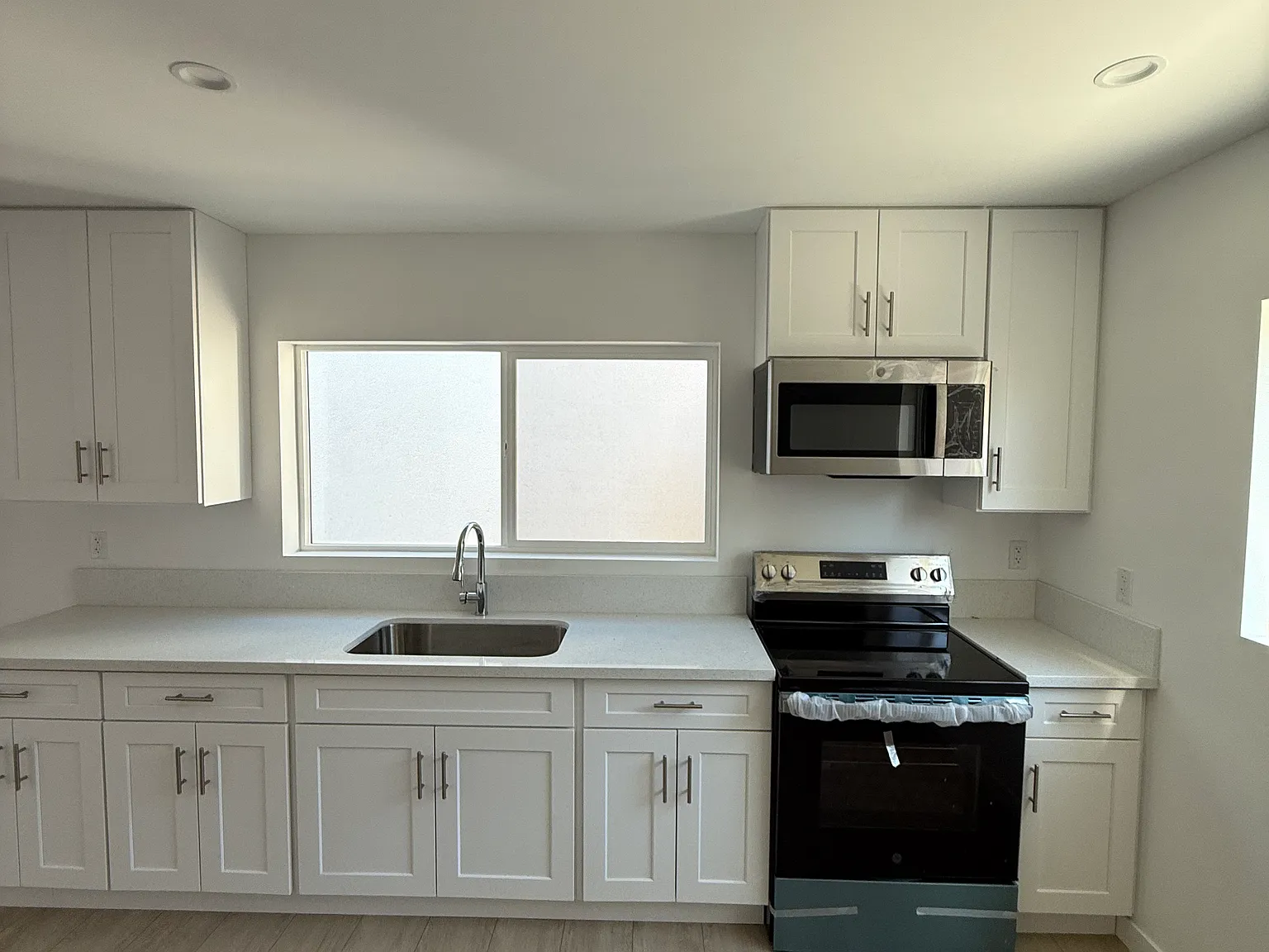 3 bed, $3,500 — Photo 2
