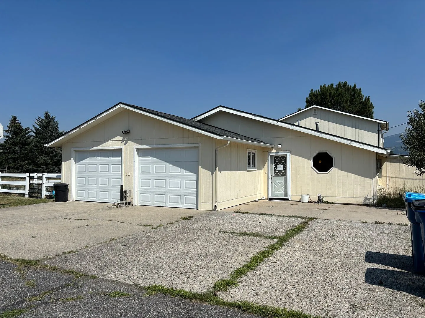 Great Property 3 bedroom 2 ba home with 1-2 Horse potential not far from town — Photo 1