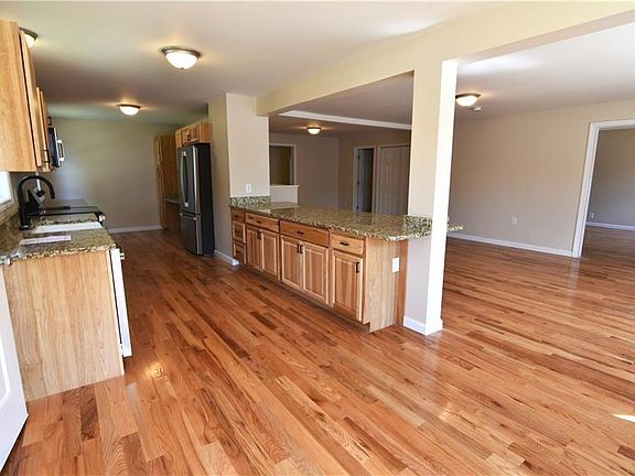 2nd image of 304 Getchell Ave
