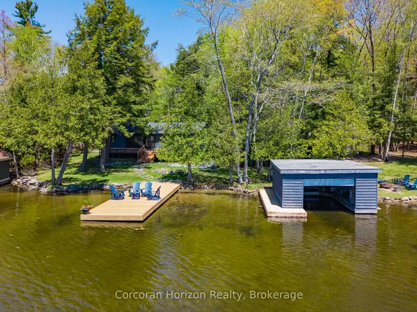 1050 Fair Lee Park Rd, Muskoka Lakes, ON P0B 1J0