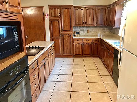 2nd image of 118 Fairoaks Ct