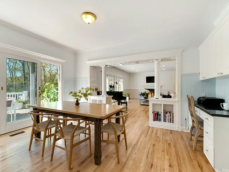 7 The Registry — Photo 7