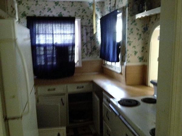 2nd image of 1113 W Willis St