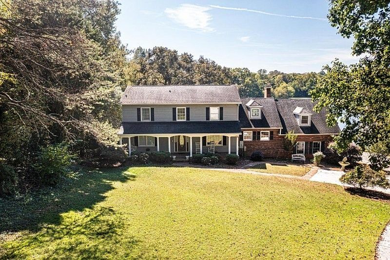 1st image of 10 Riverview Circle
