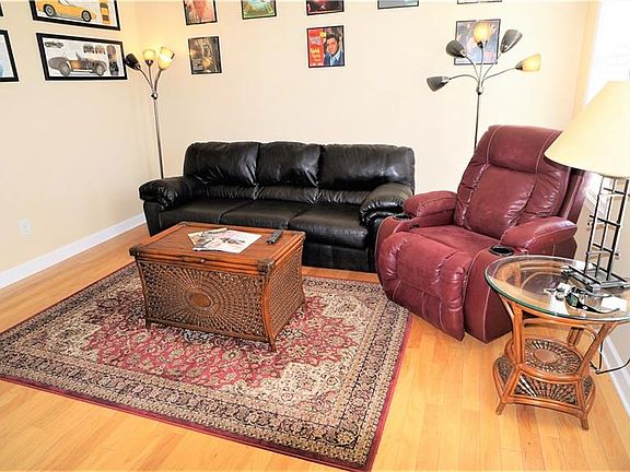 4th image of 220 Welton Way #220