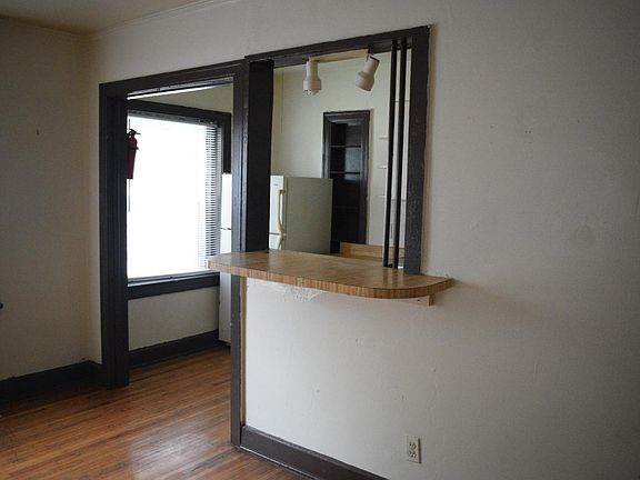 2nd image of 3727 Southwest Trfy #B