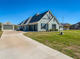 156 Star Point Ln, Weatherford, TX 76088
