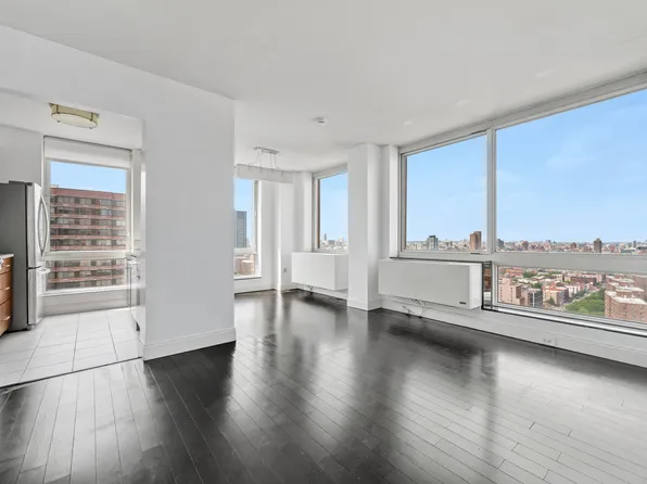 215 E 96th St, New York, NY