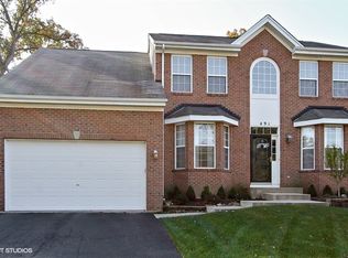 491 Elm Ridge Rd, Carpentersville, IL 60110