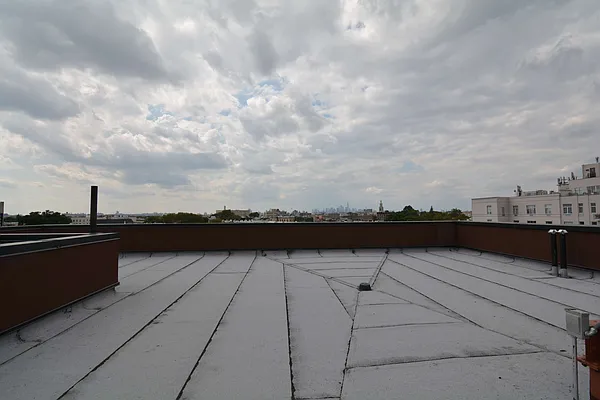 Rented by Hagstrom Management Inc | media 24