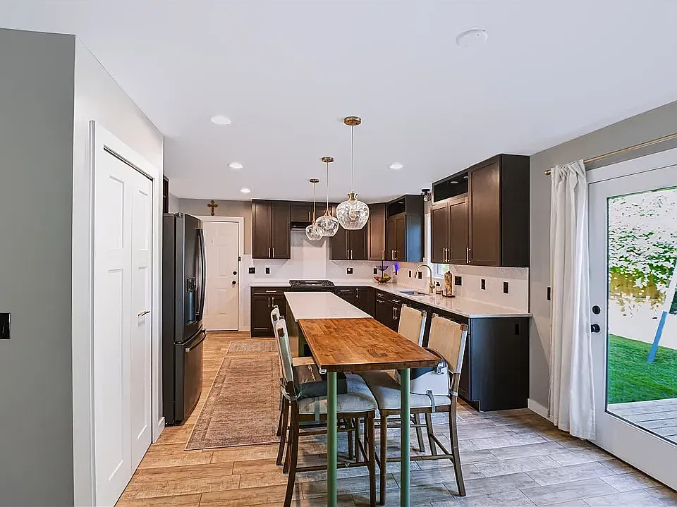 3 bed, 1872 sqft, $2,500 — Photo 3