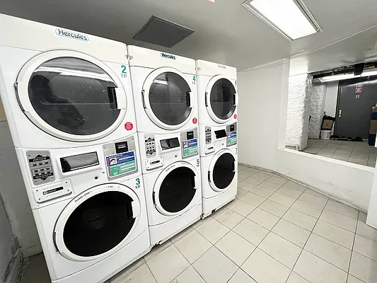 Rented by Bruma Realty LLC | media 6