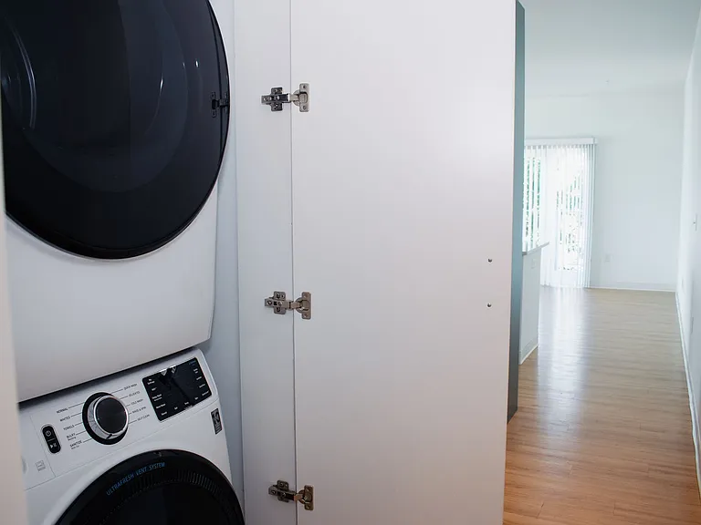 Element Apartments — Photo 30