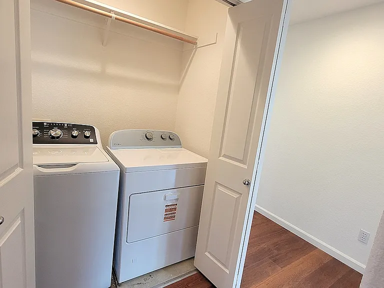 925 Gates St — Photo 31