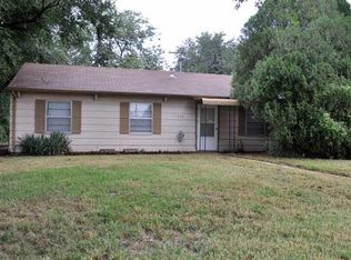 1236 E Arlington Dr, Wichita, KS 67219