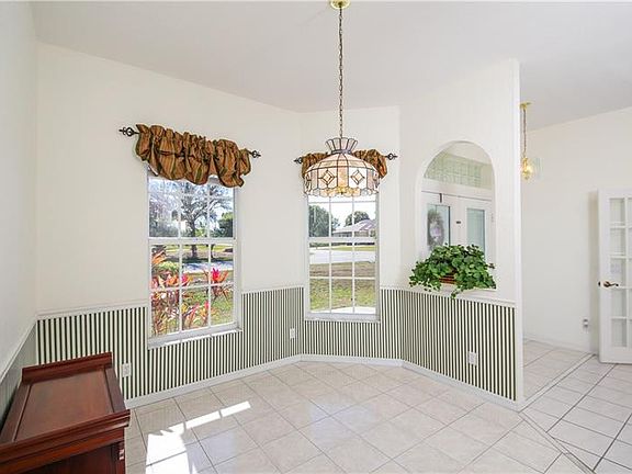 5th image of 501 Rotonda Cir