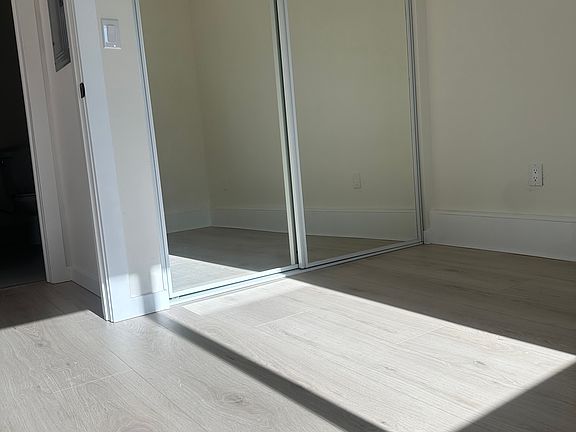 3rd image of 13217 Glenoaks Blvd