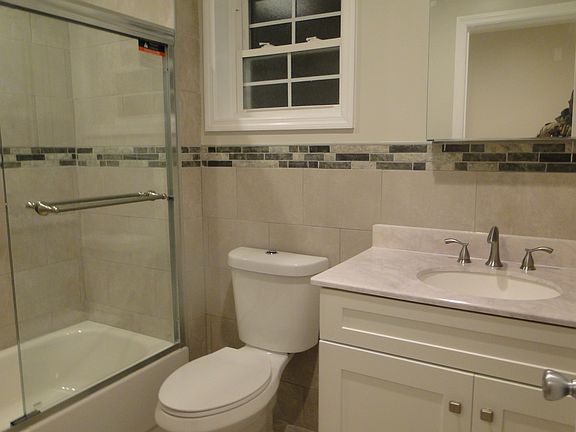4th image of 553 Muller Pl