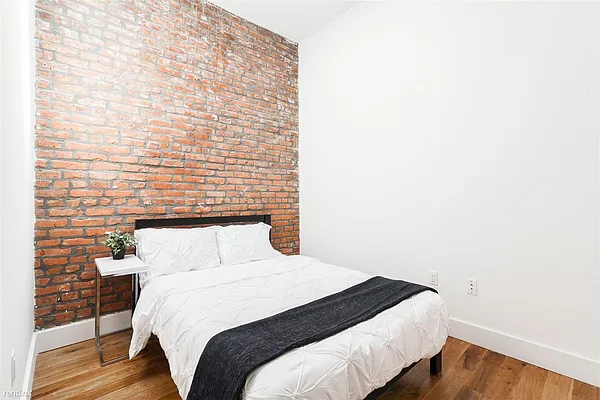 Rented by Rennit Inc. | media 27