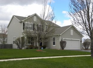 2425 Simon Dr, Montgomery, IL 60538