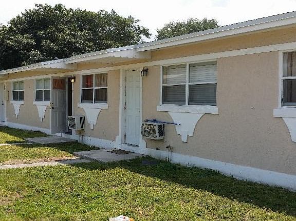 2nd image of 711 SW 10th St