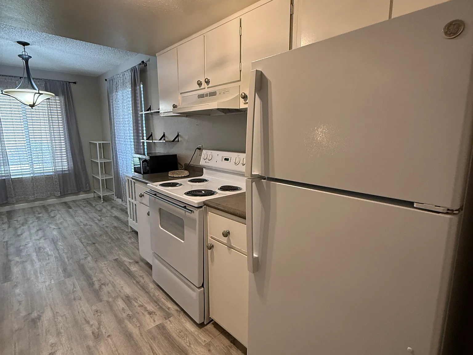 2 bed, 2.5 bath, 1198 sqft, $2,400 — Photo 4