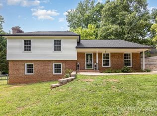 8201 Cliffside Dr, Charlotte, NC 28270