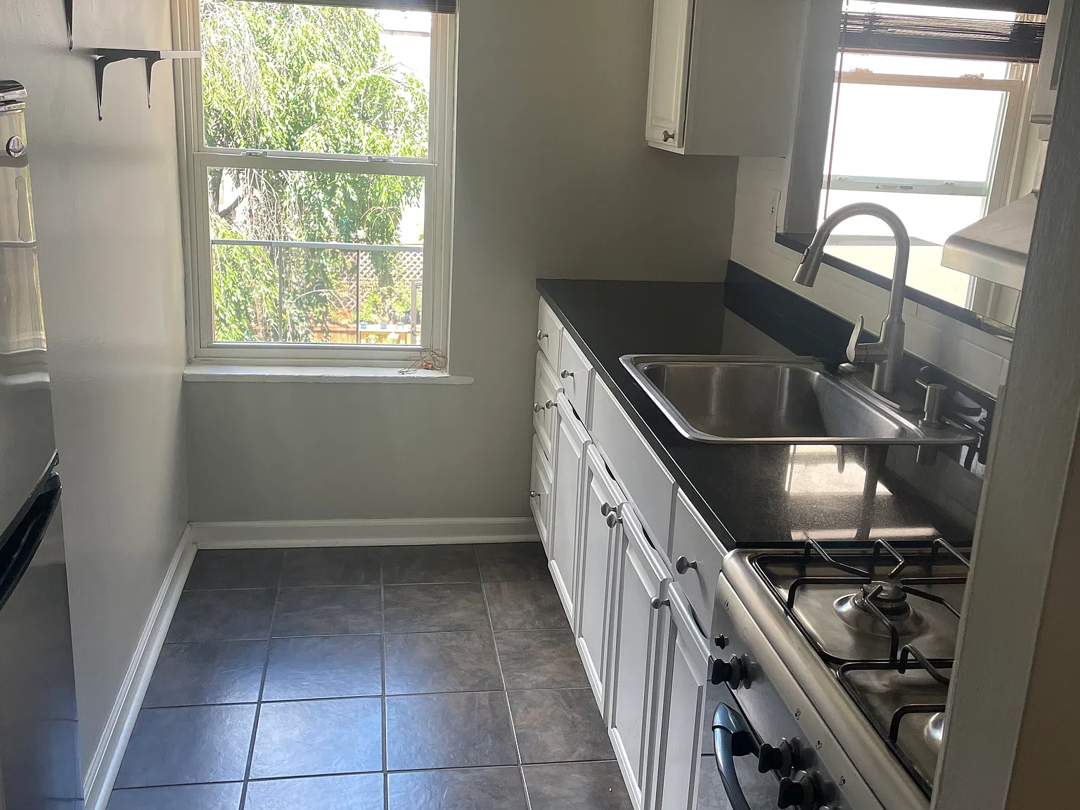1 bed, 550 sqft, $1,400 — Photo 3