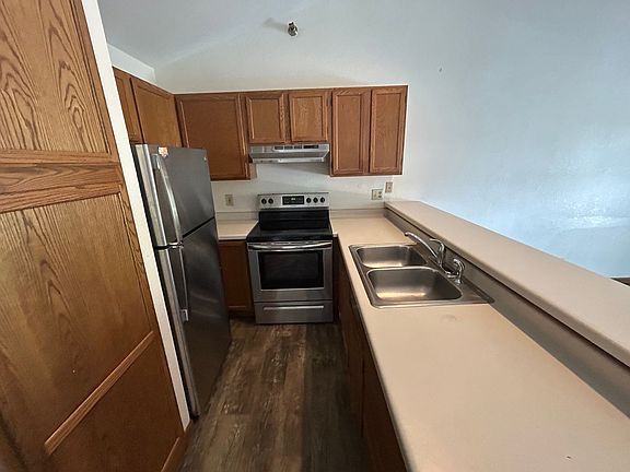 4th image of 2101 S 75th St #C