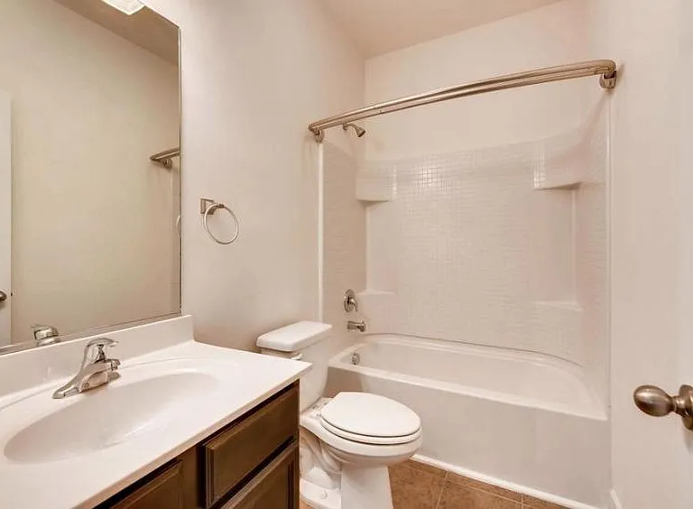 2027 Pinecrest Dr — Photo 4